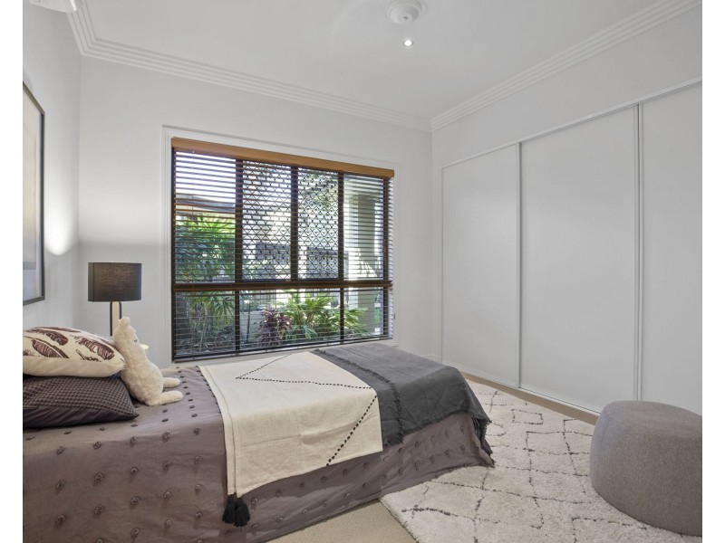 70 Gingham Street, Glenella QLD 4740