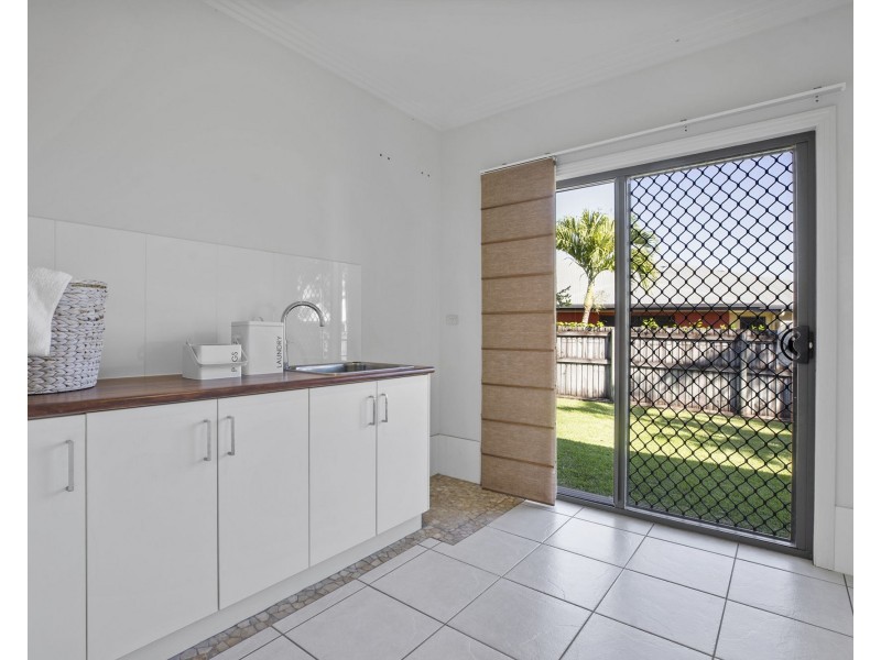 70 Gingham Street, Glenella QLD 4740