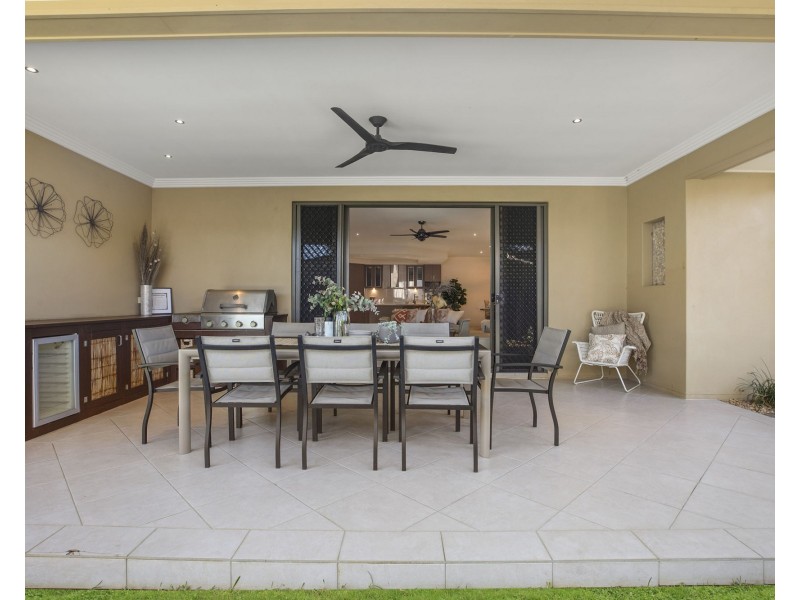 70 Gingham Street, Glenella QLD 4740