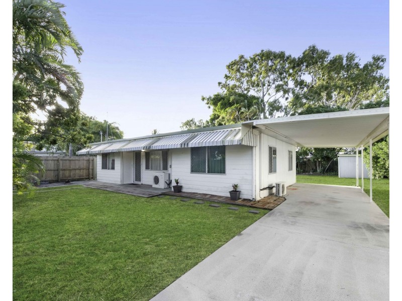 2 Rosella Street, Slade Point QLD 4740