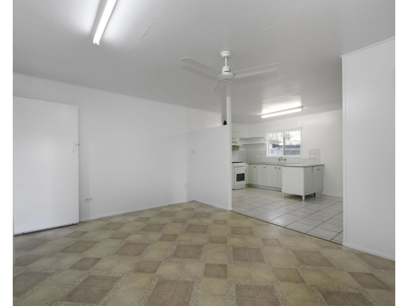 2 Rosella Street, Slade Point QLD 4740