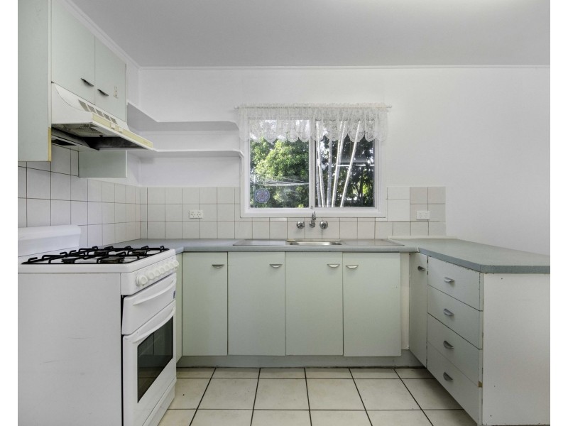 2 Rosella Street, Slade Point QLD 4740