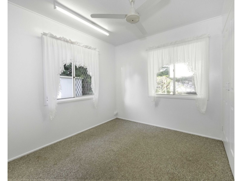2 Rosella Street, Slade Point QLD 4740