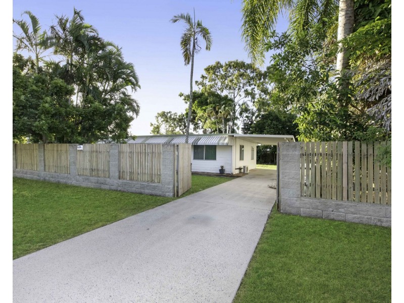 2 Rosella Street, Slade Point QLD 4740