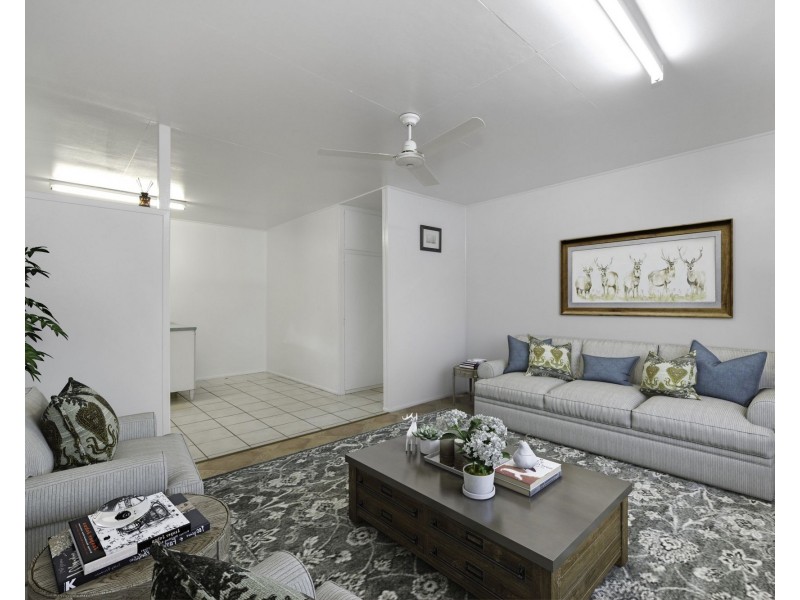 2 Rosella Street, Slade Point QLD 4740