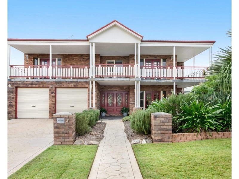 31 Bradman Drive, Glenella QLD 4740