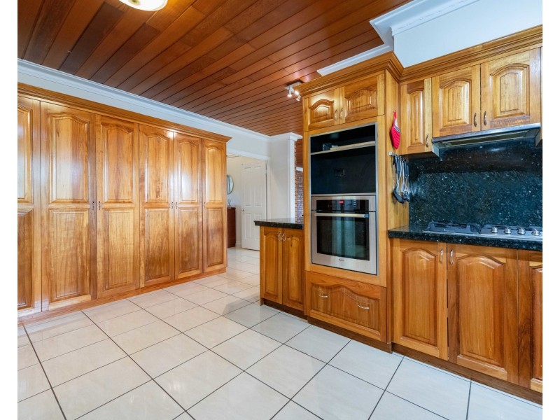 31 Bradman Drive, Glenella QLD 4740