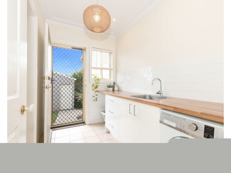31 Bradman Drive, Glenella QLD 4740