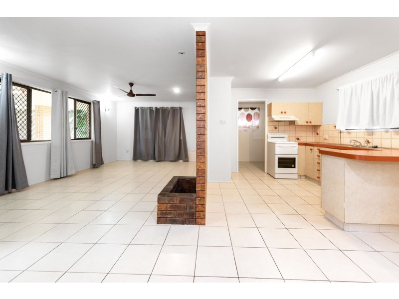 6 Durham Court, Beaconsfield QLD 4740