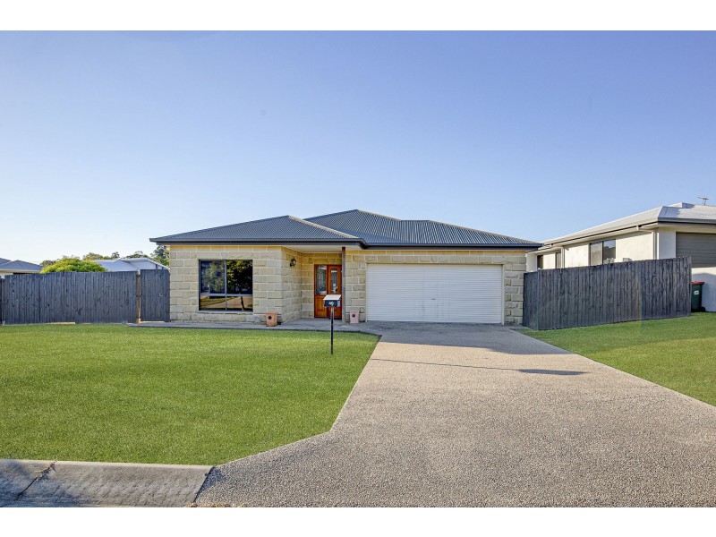 40 Village Circuit, Eimeo QLD 4740