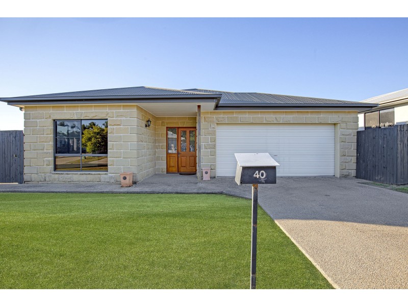 40 Village Circuit, Eimeo QLD 4740