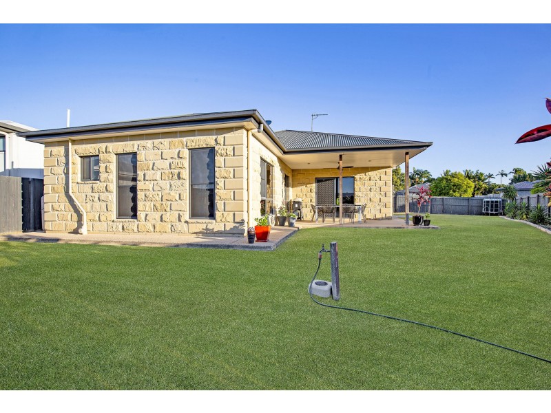 40 Village Circuit, Eimeo QLD 4740