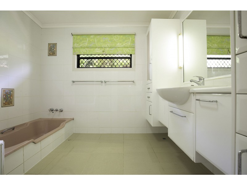 15 Norris Road, Mount Pleasant QLD 4740