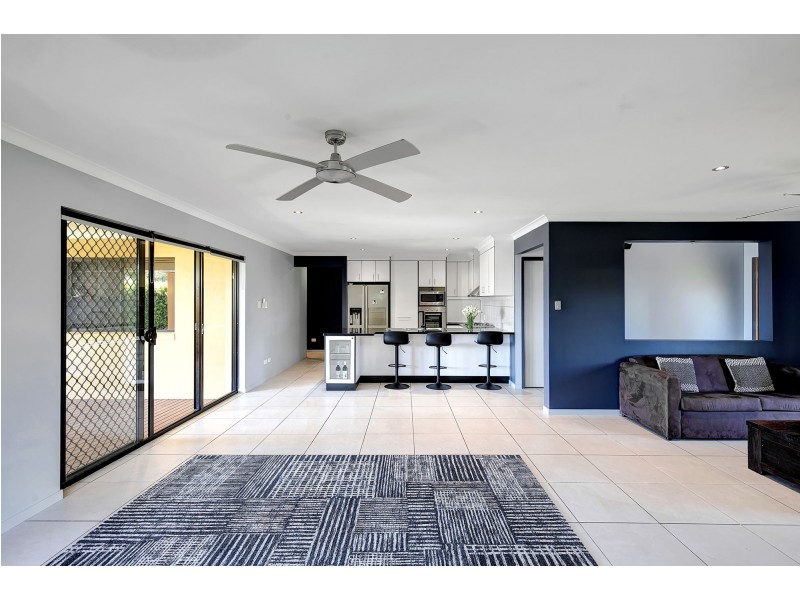 38 Kinghorn Street, Eimeo QLD 4740