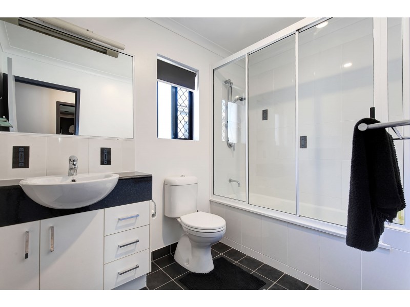 38 Kinghorn Street, Eimeo QLD 4740