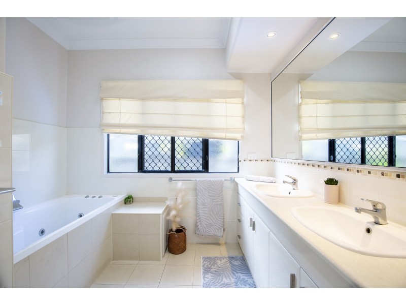 18 Bridge Road, East Mackay QLD 4740