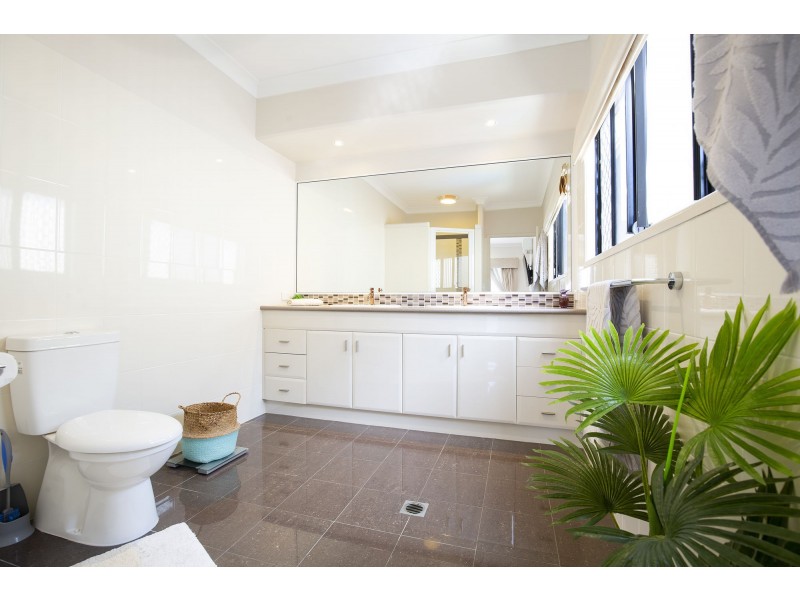 18 Bridge Road, East Mackay QLD 4740