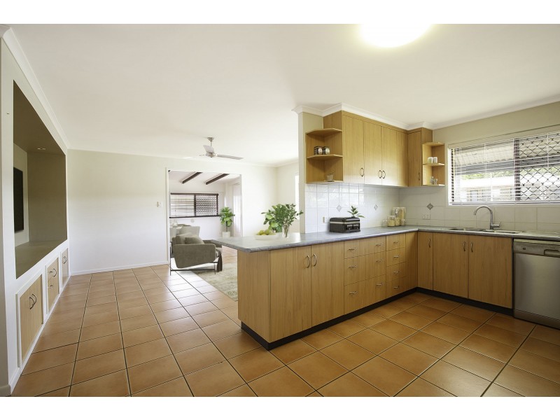 6 Nicklin Drive, Beaconsfield QLD 4740