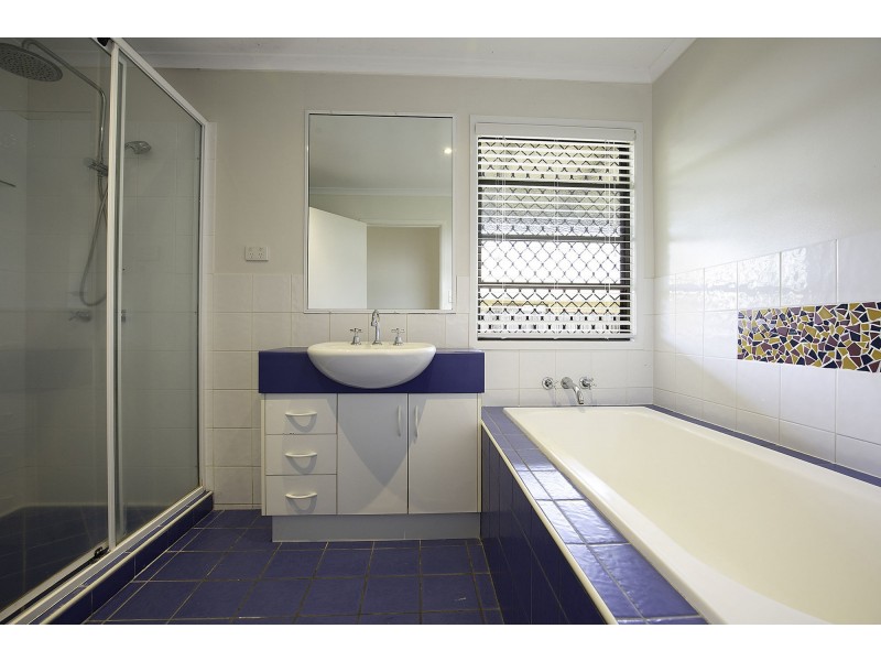 6 Nicklin Drive, Beaconsfield QLD 4740