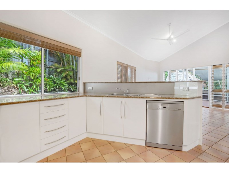 10 Lyn Court, Beaconsfield QLD 4740