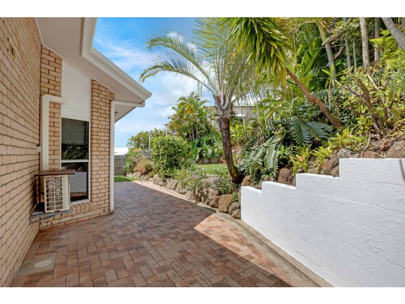 10 Lyn Court, Beaconsfield QLD 4740
