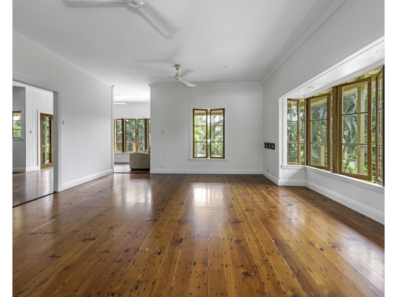 11 Waverley Street, Bucasia QLD 4750