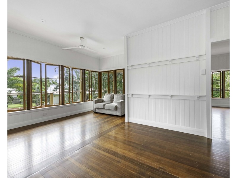 11 Waverley Street, Bucasia QLD 4750