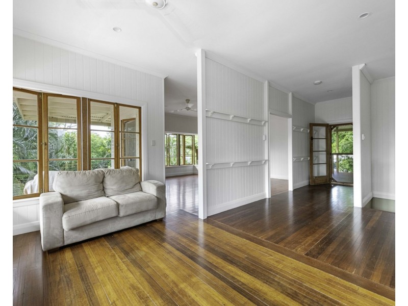 11 Waverley Street, Bucasia QLD 4750