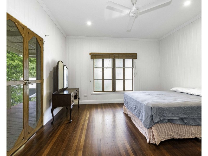 11 Waverley Street, Bucasia QLD 4750