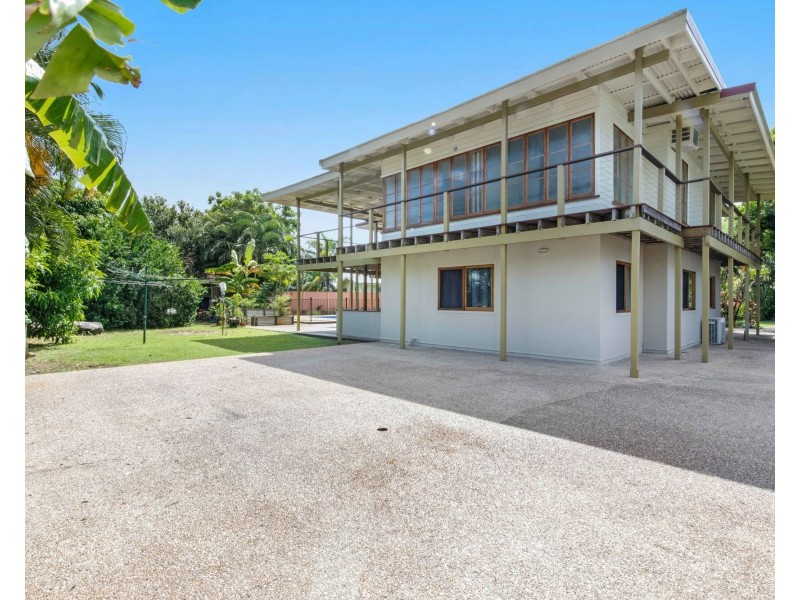 11 Waverley Street, Bucasia QLD 4750
