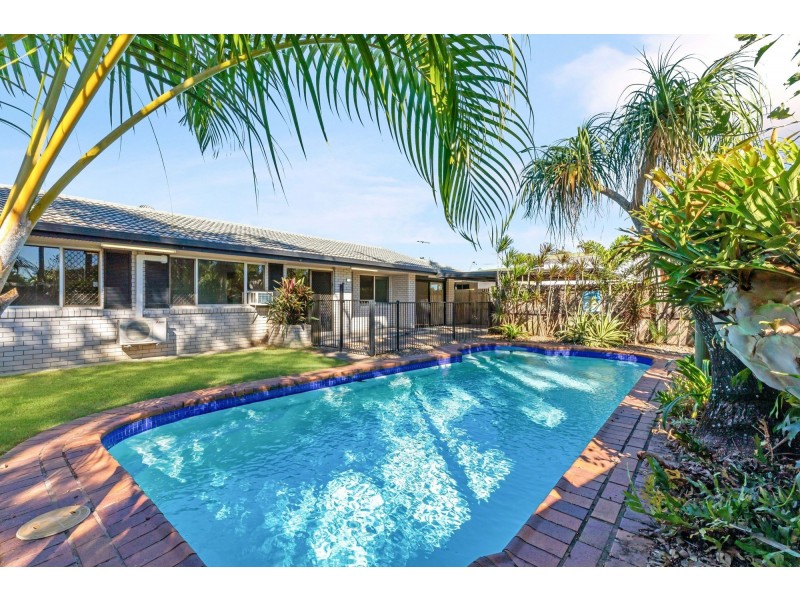 6 Tasman Court, Andergrove QLD 4740