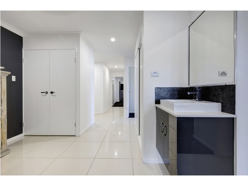 13 Balzan Drive, Rural View QLD 4740