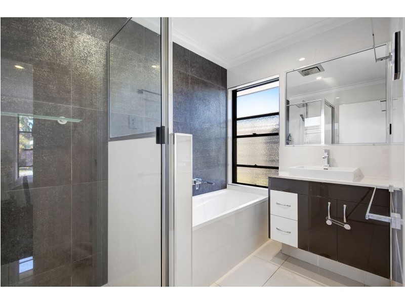 13 Balzan Drive, Rural View QLD 4740