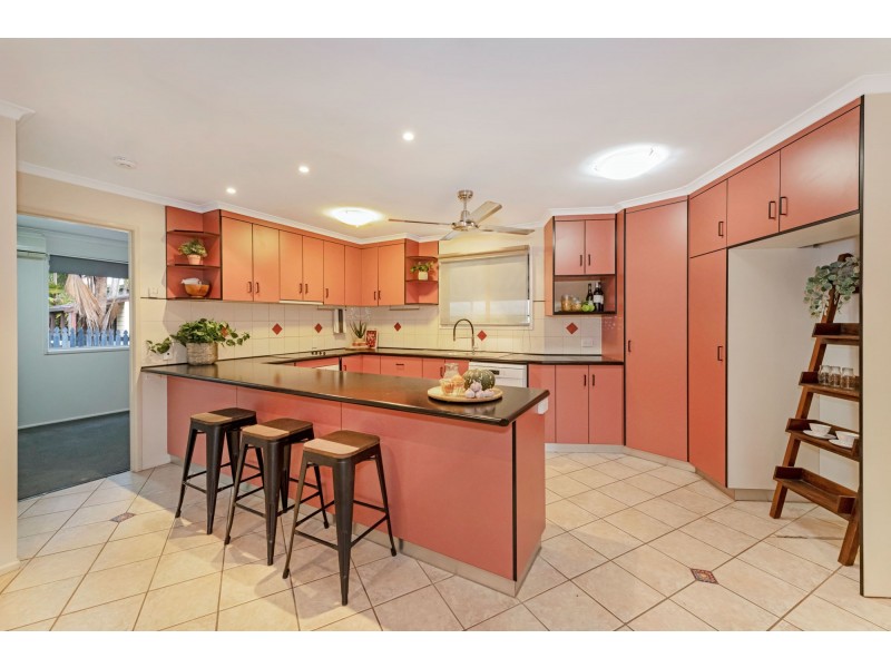 22 Hill End Road, Glenella QLD 4740