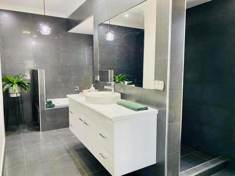 3 Elizabeth Street, Mirani QLD 4754