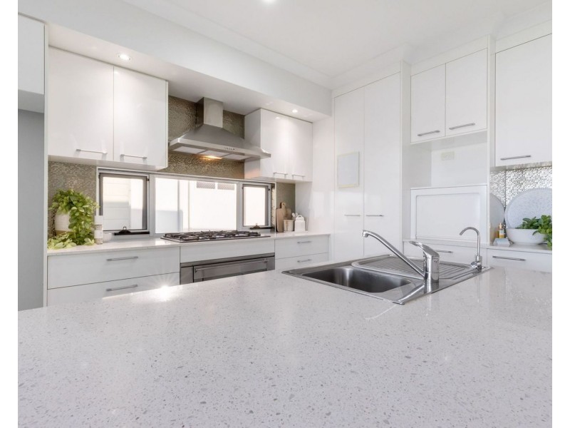 27 Douglas Crescent, Rural View QLD 4740