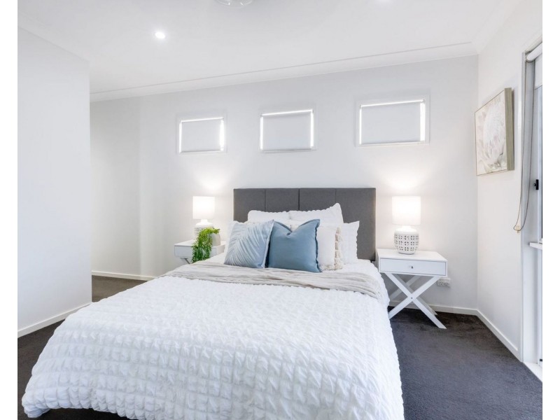 27 Douglas Crescent, Rural View QLD 4740