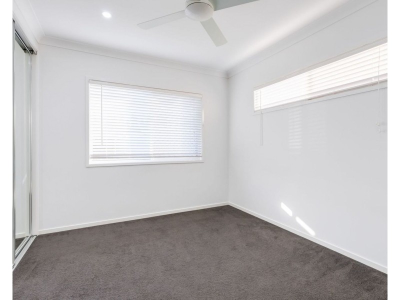 27 Douglas Crescent, Rural View QLD 4740