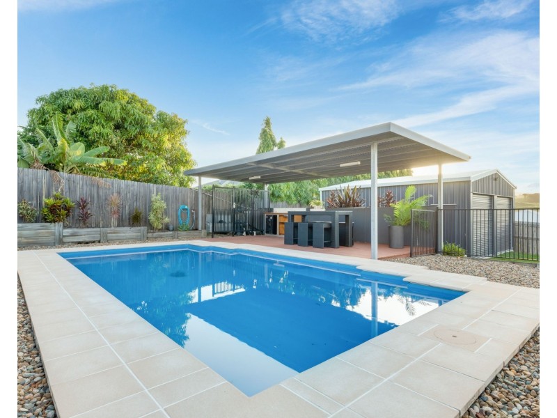 27 Douglas Crescent, Rural View QLD 4740