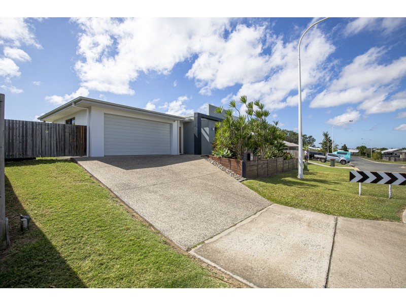 8 Jager Street, Rural View QLD 4740