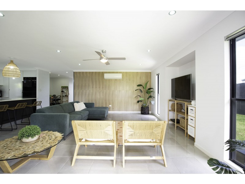 8 Jager Street, Rural View QLD 4740