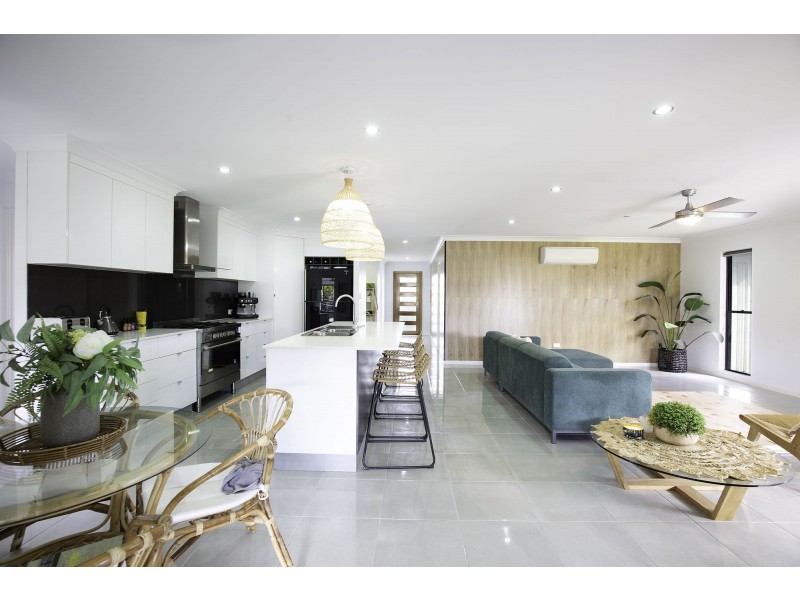 8 Jager Street, Rural View QLD 4740