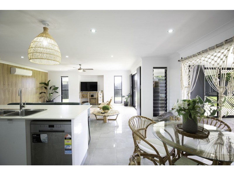 8 Jager Street, Rural View QLD 4740