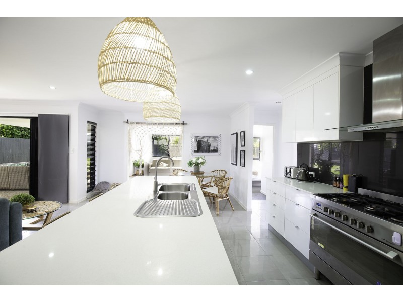 8 Jager Street, Rural View QLD 4740