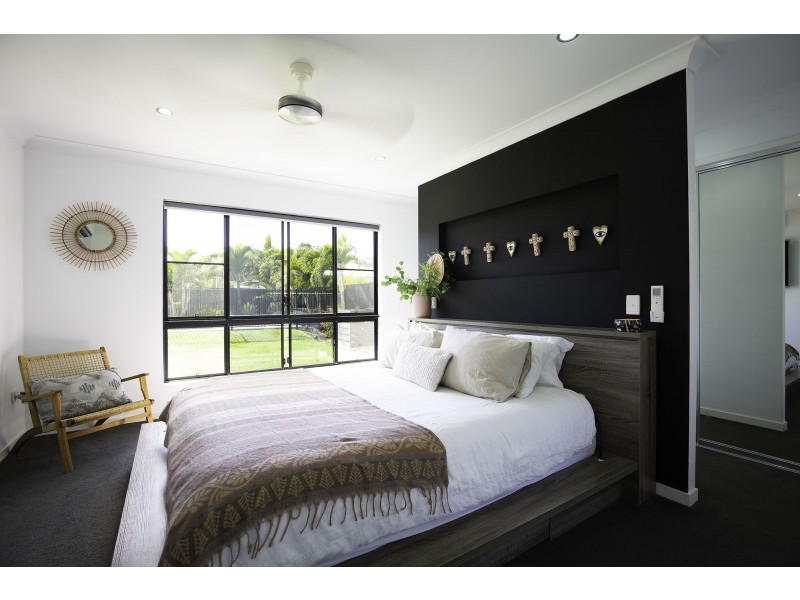 8 Jager Street, Rural View QLD 4740