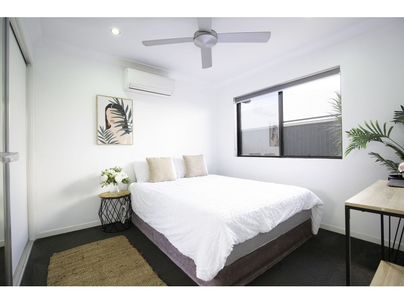 8 Jager Street, Rural View QLD 4740