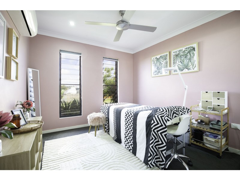 8 Jager Street, Rural View QLD 4740