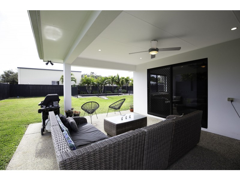 8 Jager Street, Rural View QLD 4740