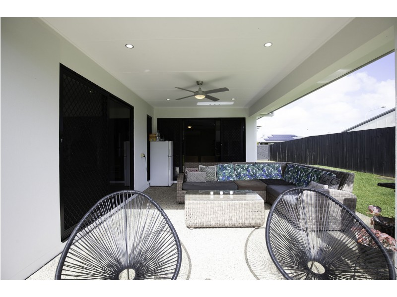 8 Jager Street, Rural View QLD 4740