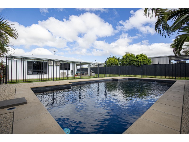 8 Jager Street, Rural View QLD 4740